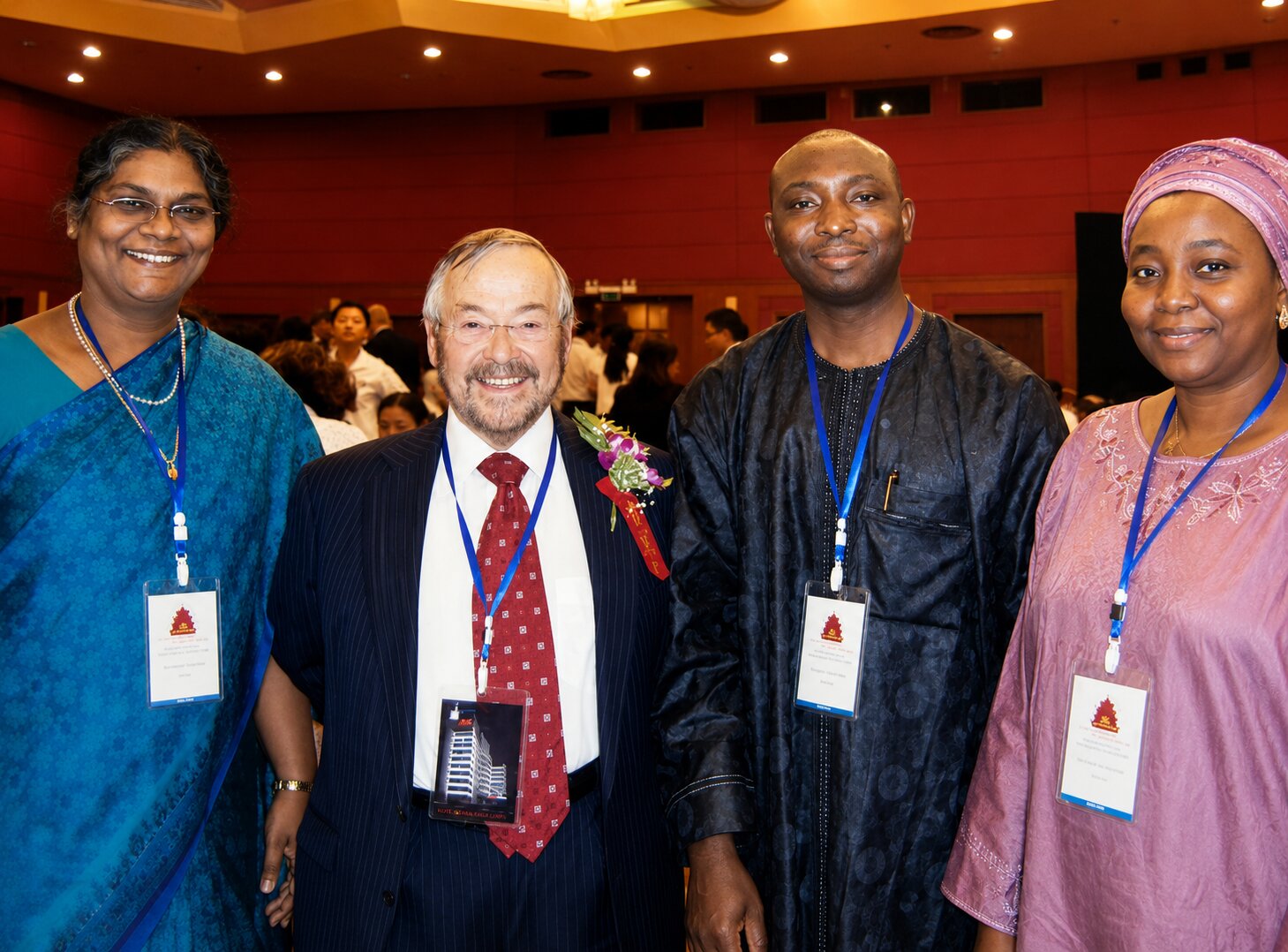 Prof. Dr. Elizabeth Joshua at a dental specialists conference
