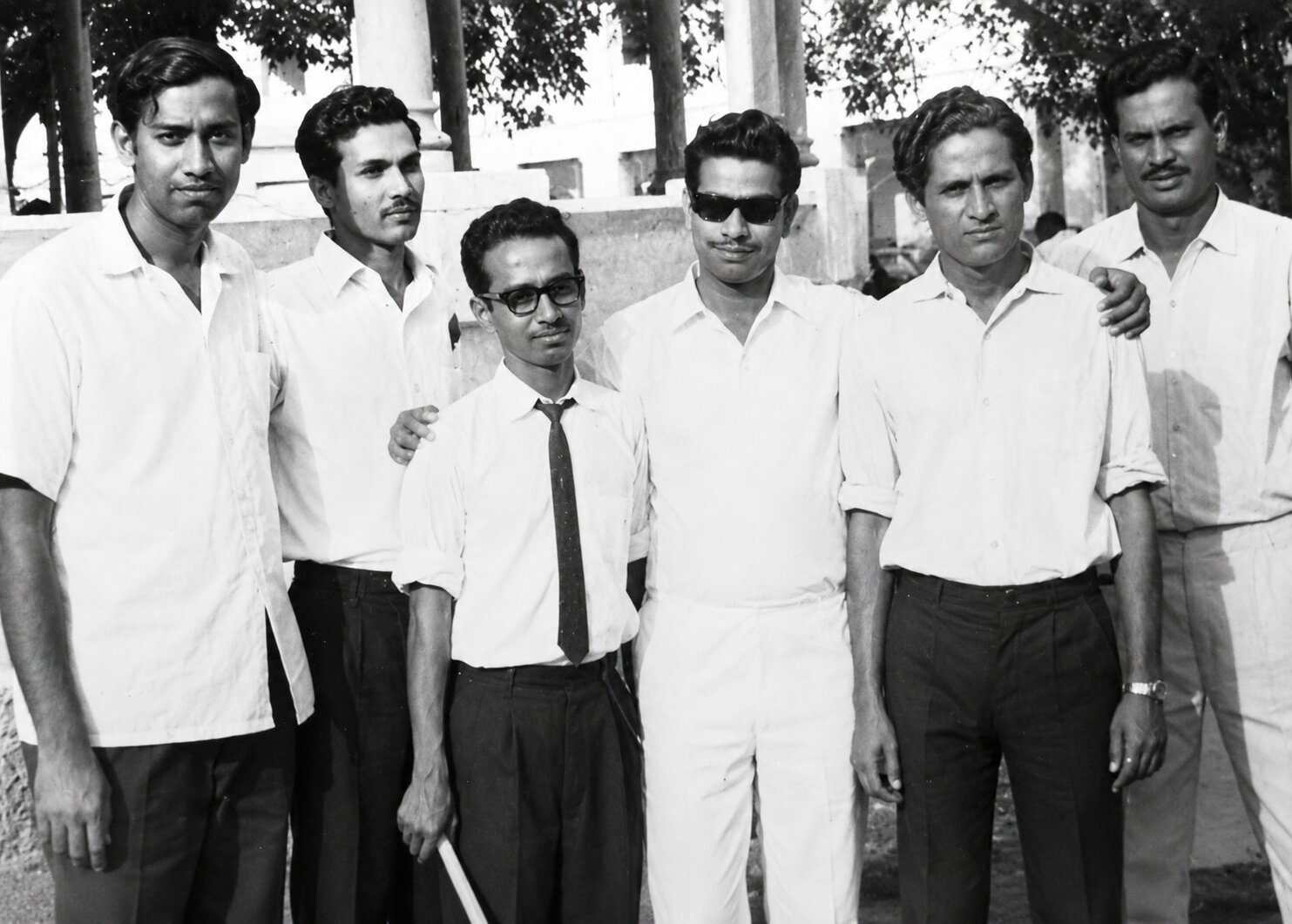 Dr. Rajendran alongside his clinical team in a group photograph