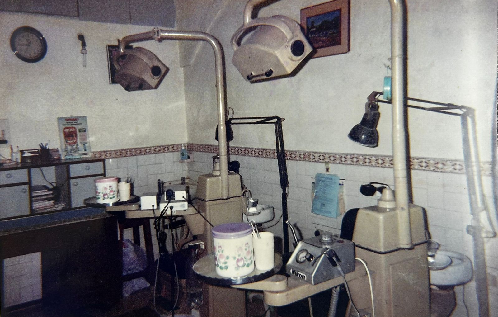 The clinic's first dental treatment room setup from 1962